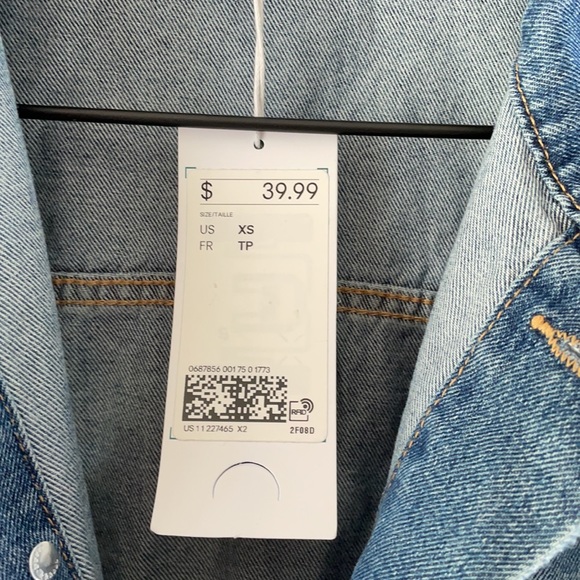 BNWT H&M oversized jeans jacket distressed XS - Picture 3 of 6